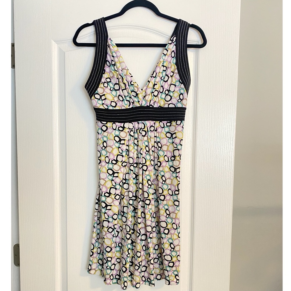 BCBG Max Azria - M - Sleeveless Knee Length Dress